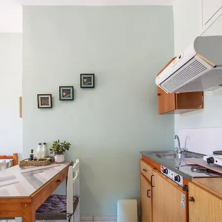 Marylee's Old Town #2 Adults Only Ретимно