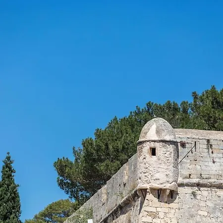 Marylee's Old Town #2 Adults Only * Ретимно