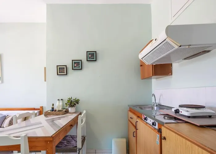 Marylee's Old Town #2 Adults Only Ретимно